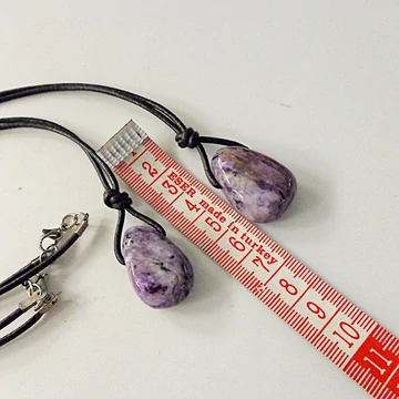 Csaroit átfúrt medál  erős hengerbőrrel 50 cm