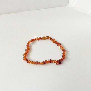 Borostyán gyermek lánc 27 cm