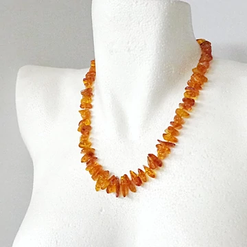 Borostyán lánc óriás szemű