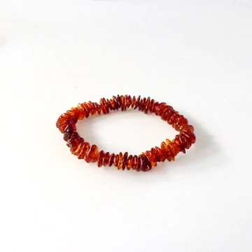 Borostyán szemcsés karkötő sötétebb