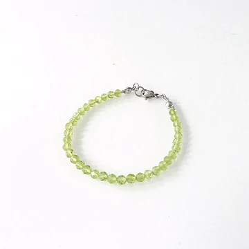 Krizolit (peridot, olivin) karlánc 4 mm Krizolit (peridot, olivin) karlánc 4 mm