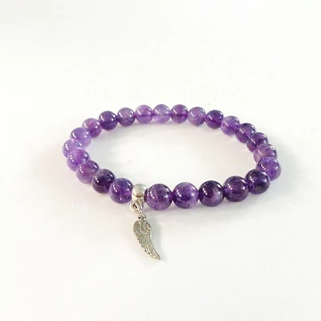 Ametiszt karkötő angyalszárnyas medállal Ametiszt karkötő angyalszárnyas medállal