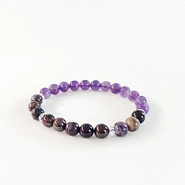 Ametiszt - Csaroit - Szugilit karkötő 8 mm
