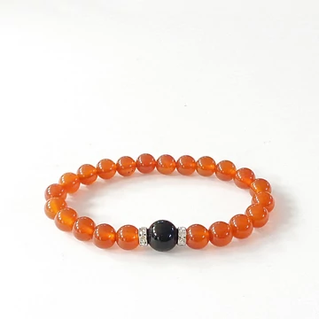 Karneol karkötő ónix golyóval 8 mm