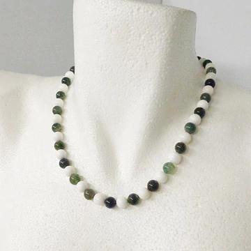 Mohaachát - kagylóhéj lánc Mohaachát - kagylóhéj lánc