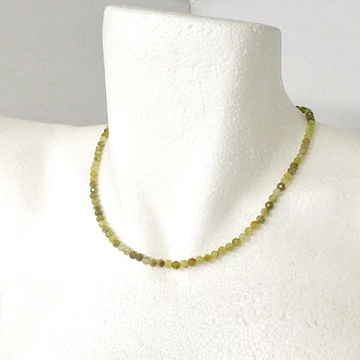 Grosszulár gránát fazettált lánc 4 mm 42 cm