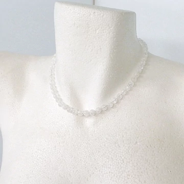 Repesztett hegyikristály nyaklánc 6 mm 40 cm