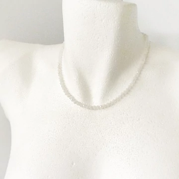 Holdkő fazettált nyaklánc 4 mm 42 cm