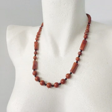 Vörös jáspis lánc csavart hasáb