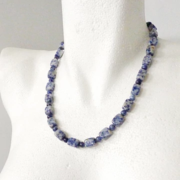 Szodalit hasáb lánc