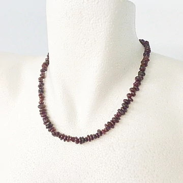 Gránát gömbölyített szemcsés lánc 45 cm