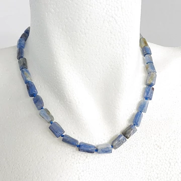 Egyedi kék kianit hasáb nyaklánc 45 cm