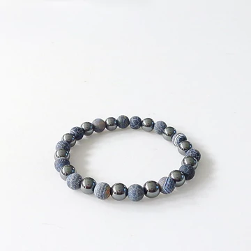 Gyermek festett achát - hematit karkötő