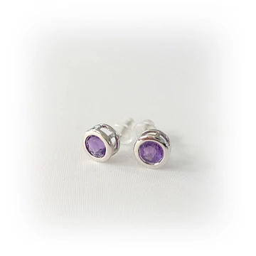 Ametiszt ezüst pötty fülbevaló button Ametiszt ezüst pötty fülbevaló button