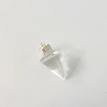 Hegyikristály kúpos forma ezüst foglalatban