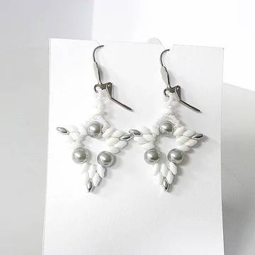 Háromszög fülbevaló fehér