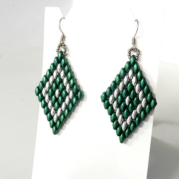 Rombusz zöld-ezüst színű fülbevaló