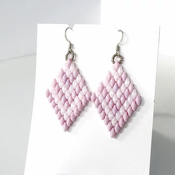 Rombusz  fülbevaló rózsaszín-antikrózsaszín színű