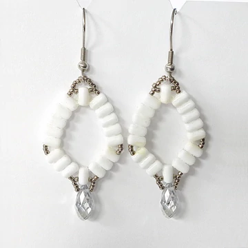 Rulla cseppes fülbevaló fehér