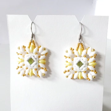 Swarovski chatonos fülbevaló fehér