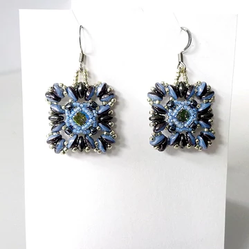 Swarovski chatonos fülbevaló kék