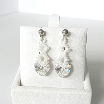 Swarovski szíves fülbevaló rövid fehér