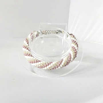 Gyöngyhorgolt karkötő