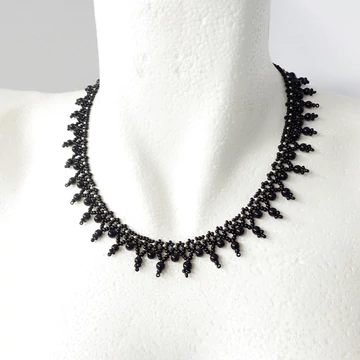 Miranda nyaklánc fekete