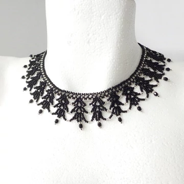 Saraguro csipke lánc fekete