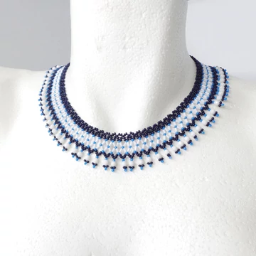 Tászli kék - fehér szalmagyönggyel