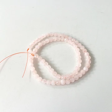 Rózsakvarc fazettált szál 6 mm