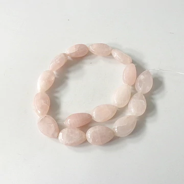 Rózsakvarc lapított duci csepp szál 25 x 16 x 10 mm