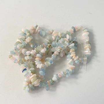 Akvamarin-morganit szemcsés szál