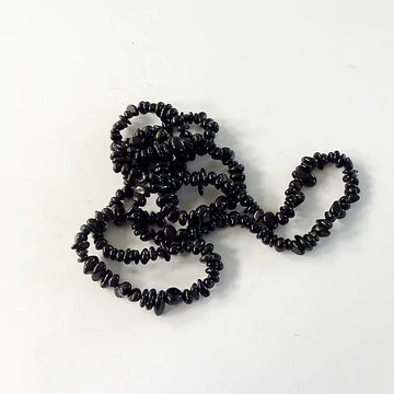 Turmalin szemcsés szál