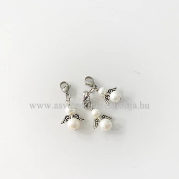 Édesvizi tenyésztett gyöngy angyalka medál kapoccsal Édesvizi tenyésztett gyöngy angyalka medál kapoccsal