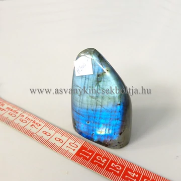 Labradorit egyedi talpas kő 11300 Labradorit egyedi talpas kő 11300