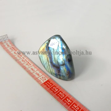 Labradorit egyedi talpas kő 11600 Labradorit egyedi talpas kő 11600