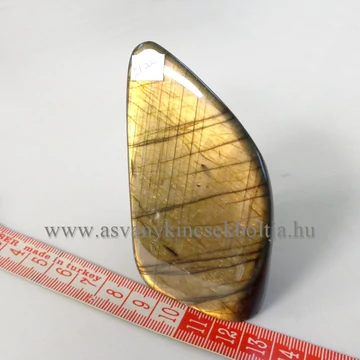 Labradorit egyedi talpas kő 21000 Labradorit egyedi talpas kő 21000