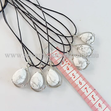 Howlit csepp medál foglalatban 45 cm viaszolt szálon Howlit csepp medál foglalatban 45 cm viaszolt szálon