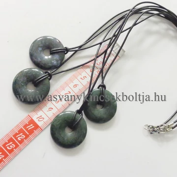 Mohaachát kerek donut medál 50 cm erős hengerbőrön Mohaachát kerek donut medál 50 cm erős hengerbőrön