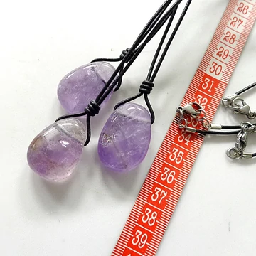 Ametiszt fúrt medál 50 cm erős hengerbőrön