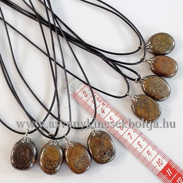 Bronzit lapos medál 45 cm viaszolt szálon Bronzit lapos medál 45 cm viaszolt szálon