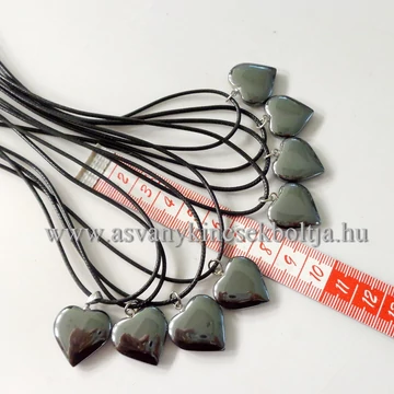 Hematit lapos szív medál 45 cm  viaszolt szálon Hematit lapos szív medál 45 cm  viaszolt szálon