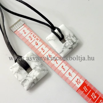 Howlit négyzet donut medál 50 cm bőrszálon Howlit négyzet donut medál 50 cm bőrszálon