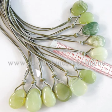 Jáde fúrt medál 45 cm dupla viaszolt szálon Jáde fúrt medál 45 cm dupla viaszolt szálon