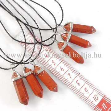 Vörös jáspis kétcsúcs medál 50 cm viaszolt szálon Vörös jáspis kétcsúcs medál 50 cm viaszolt szálon