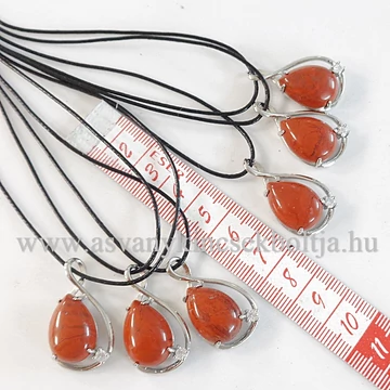 Vörös jáspis csepp medál foglalatban 45 cm erős viaszolt szálon Vörös jáspis csepp medál foglalatban 45 cm erős viaszolt szálon