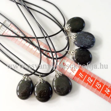 Ónix lapos medál 45 cm viaszolt szálon Ónix lapos medál 45 cm viaszolt szálon