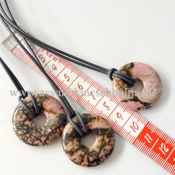 Rodonit kerek donut medál 50 cm erős hengerbőrön Rodonit kerek donut medál 50 cm erős hengerbőrön