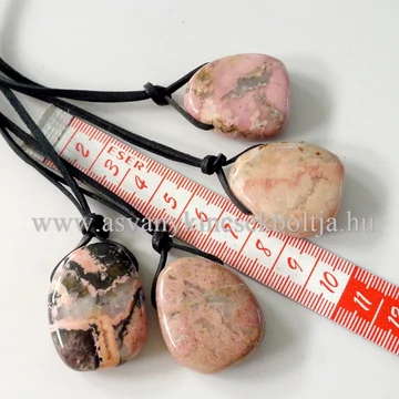 Rodonit fúrt medál 50 cm bőrszálon Rodonit fúrt medál 50 cm bőrszálon